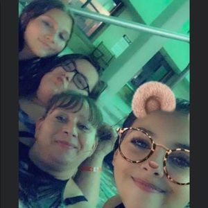 Meet your Posher, Annie